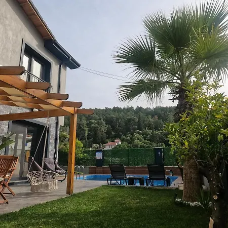 Akyaka Kitesurf 1 Tuem Oezel Havuz Ve Bahceli Villa