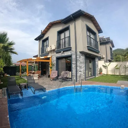 Akyaka Kitesurf 1 Tuem Oezel Havuz Ve Bahceli Villa Muğla