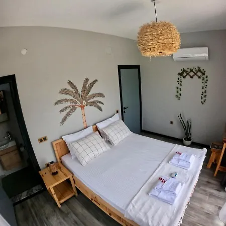 Akyaka Kitesurf 1 Tuem Oezel Havuz Ve Bahceli Villa