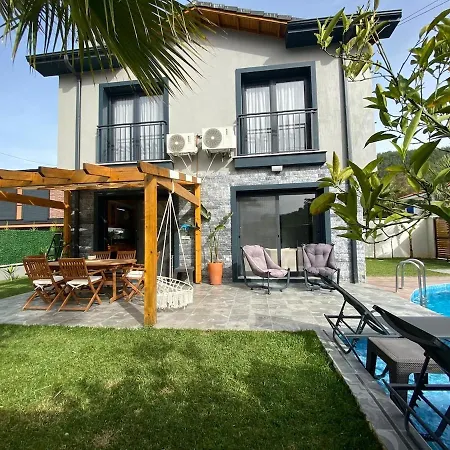 Villa Akyaka Kitesurf 1 Tuem Oezel Havuz Ve Bahceli