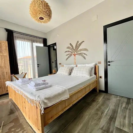 Villa Akyaka Kitesurf 1 Tuem Oezel Havuz Ve Bahceli