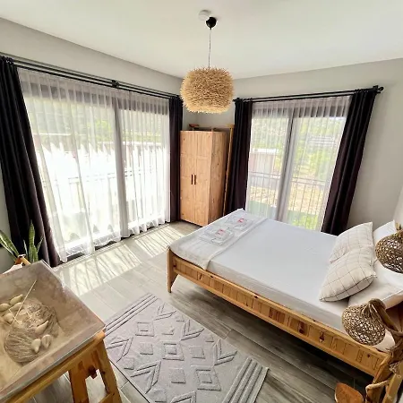 Akyaka Kitesurf 1 Tuem Oezel Havuz Ve Bahceli Villa *