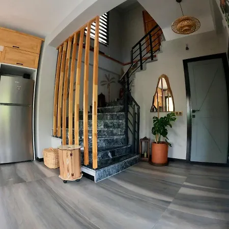 Akyaka Kitesurf 1 Tuem Oezel Havuz Ve Bahceli Villa