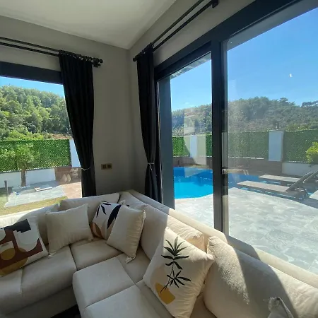 Akyaka Kitesurf 1 Tuem Oezel Havuz Ve Bahceli Villa