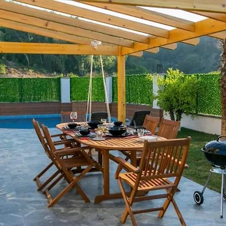 Villa Akyaka Kitesurf 1 Tuem Oezel Havuz Ve Bahceli Muğla