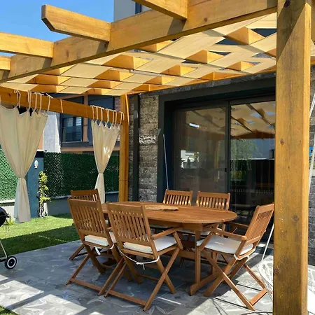 Akyaka Kitesurf 1 Tuem Oezel Havuz Ve Bahceli Villa Muğla