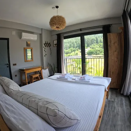 Akyaka Kitesurf 1 Tuem Oezel Havuz Ve Bahceli