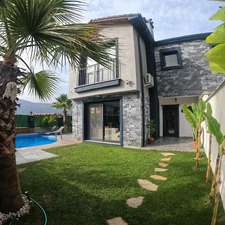 Akyaka Kitesurf 1 Tuem Oezel Havuz Ve Bahceli Villa