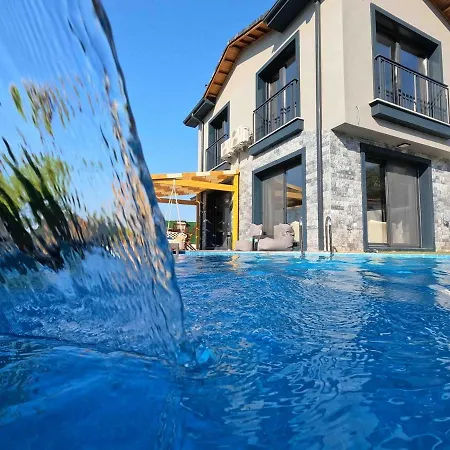 Akyaka Kitesurf 1 Tuem Oezel Havuz Ve Bahceli Vilă *