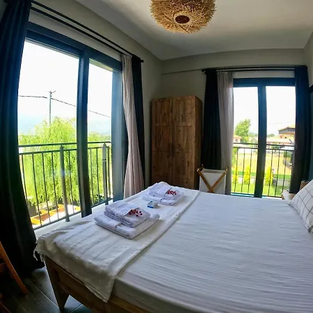 Akyaka Kitesurf 1 Tüm özel Havuz Ve Bahçeli