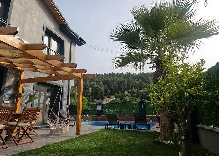 Akyaka Kitesurf 1 Tuem Oezel Havuz Ve Bahceli Vila