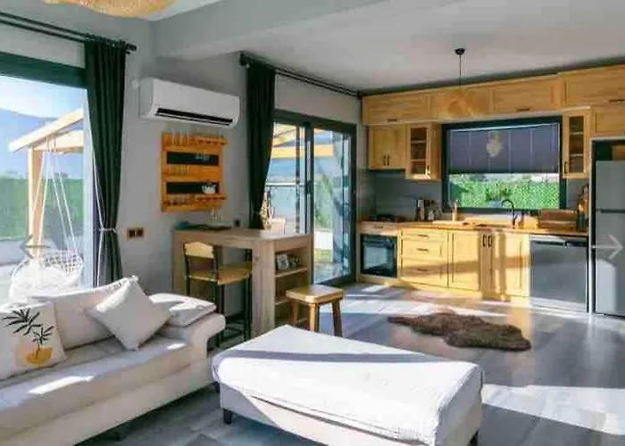 Akyaka Kitesurf 1 Tuem Oezel Havuz Ve Bahceli Vila