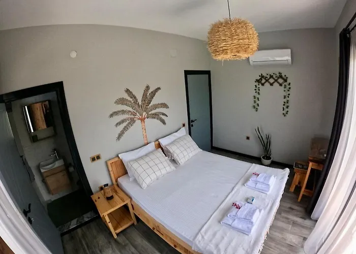 Akyaka Kitesurf 1 Tuem Oezel Havuz Ve Bahceli Vila