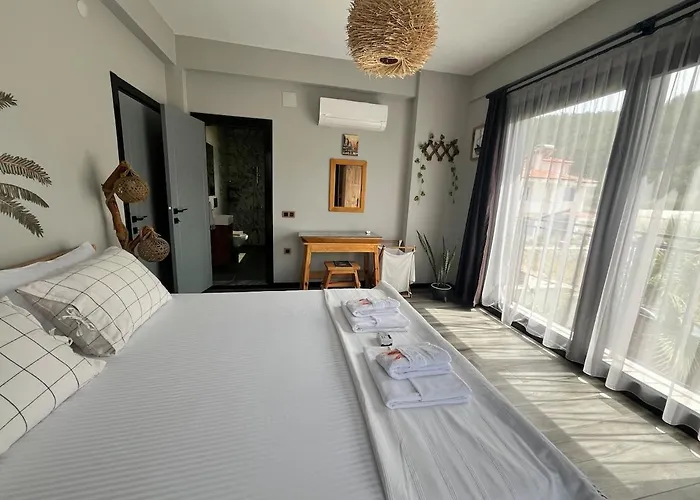 Akyaka Kitesurf 1 Tuem Oezel Havuz Ve Bahceli Vila