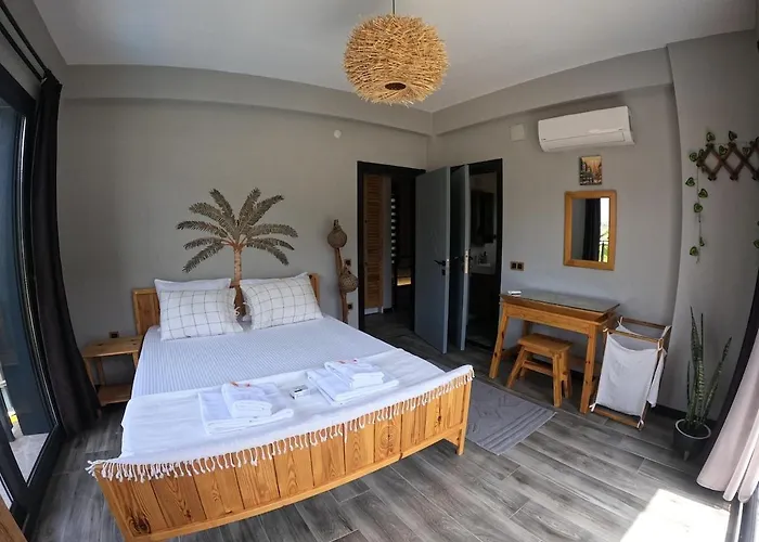 Akyaka Kitesurf 1 Tuem Oezel Havuz Ve Bahceli Vila *