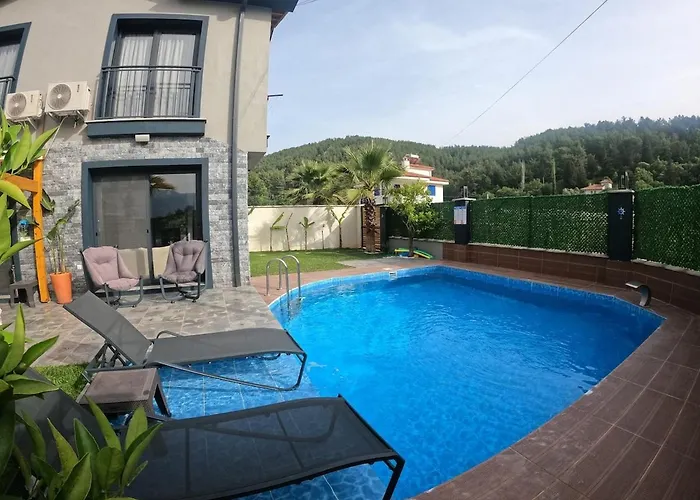 Akyaka Kitesurf 1 Tuem Oezel Havuz Ve Bahceli Vila