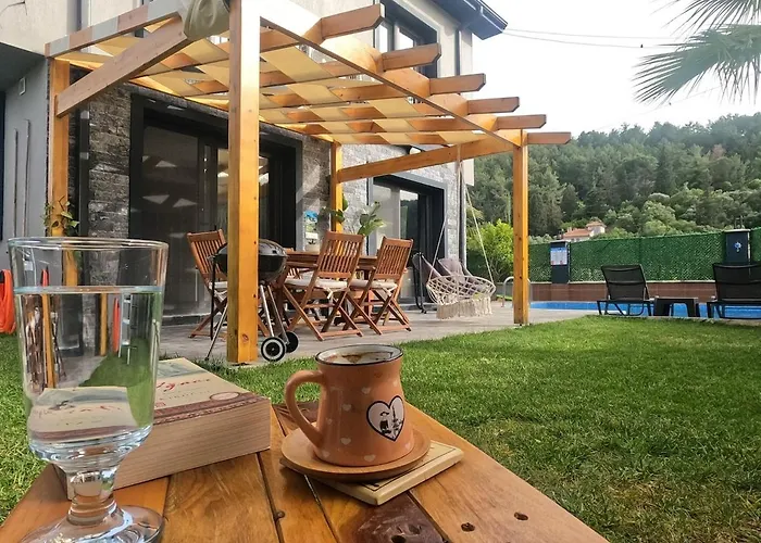 Vila Akyaka Kitesurf 1 Tuem Oezel Havuz Ve Bahceli *