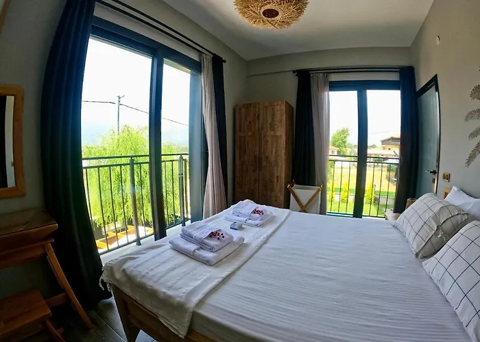 Akyaka Kitesurf 1 Tuem Oezel Havuz Ve Bahceli