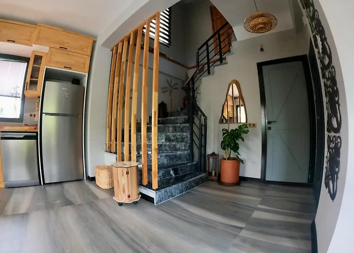 Akyaka Kitesurf 1 Tuem Oezel Havuz Ve Bahceli Vila