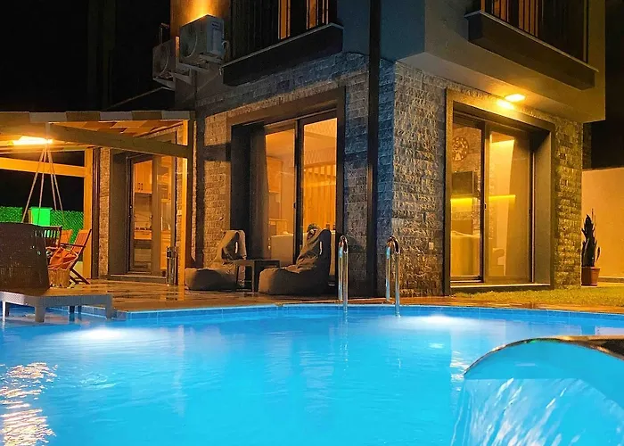 Vila Akyaka Kitesurf 1 Tuem Oezel Havuz Ve Bahceli