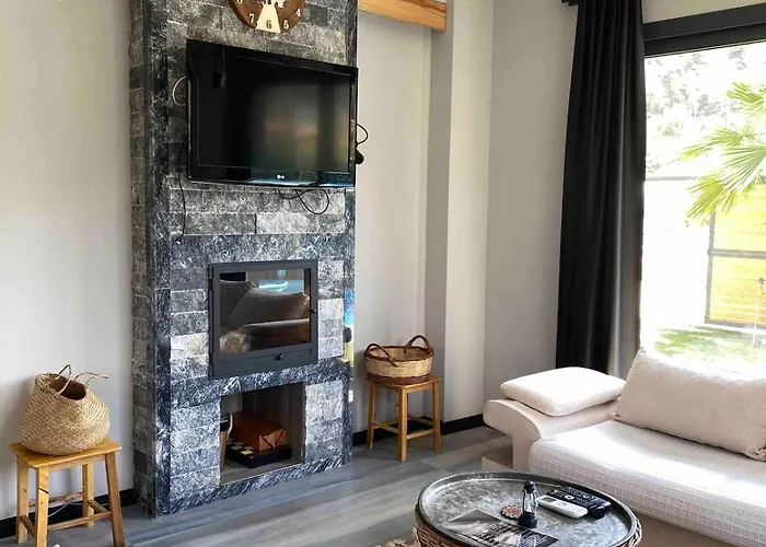 Akyaka Kitesurf 1 Tuem Oezel Havuz Ve Bahceli Vila *